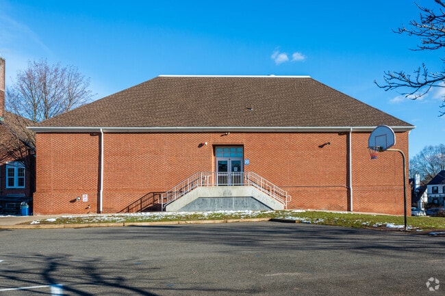 South Mountain School is a fine learning institution located in Millburn, NJ.