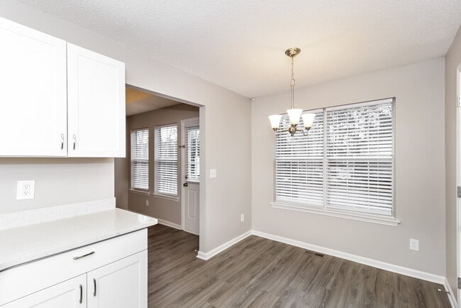 2913 Crest Ridge Ct SW, Marietta, GA 30060 - photo 7