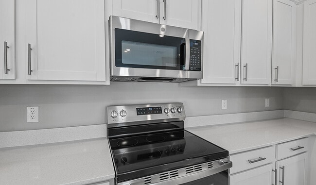 555 Summit River Dr, Apopka, FL 32712 - photo 5