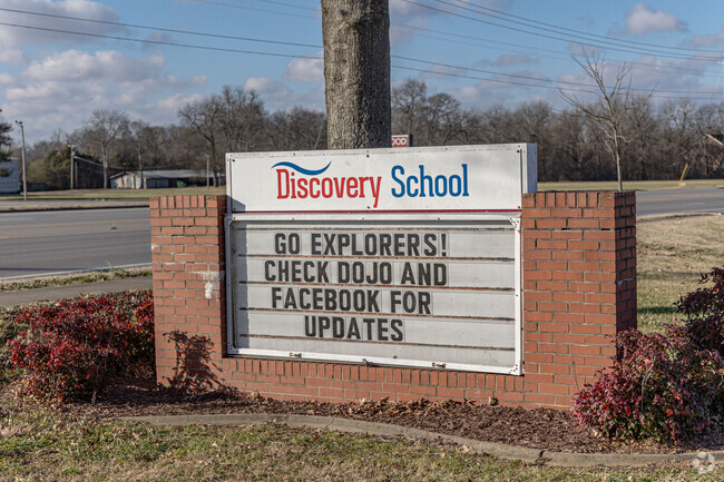 Discovery School is part of the Murfreesboro City School District.