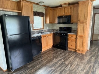 518 S English Creek Rd, Egg Harbor City, NJ 08215