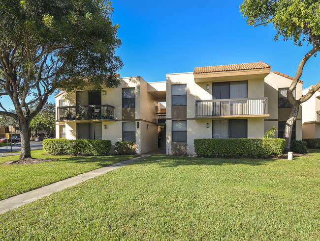 Jacaranda Village Apartment Homes - 461 NW 87th Rd, Plantation, FL ...