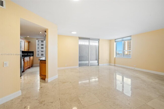 Courvoisier Courts unit 609, Miami, FL 33131 - photo 5