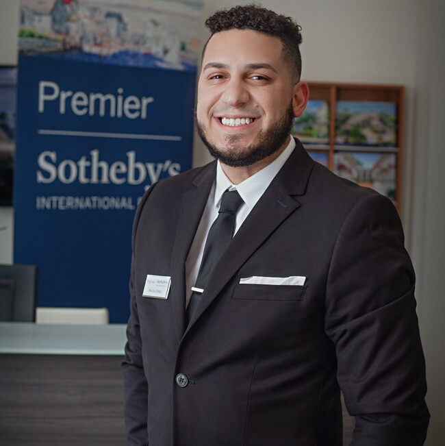 Agent Photo