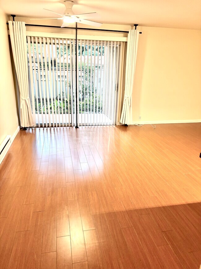 The Plaza Condominiums unit The Plaza Condominiu, San Diego, CA 92109 - photo 6