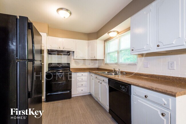 12525 Bay Shore Dr, Florissant, MO 63033 - photo 5