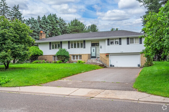 Many raised ranch-style homes in Riverview feature a wide footprint and brick foundation.