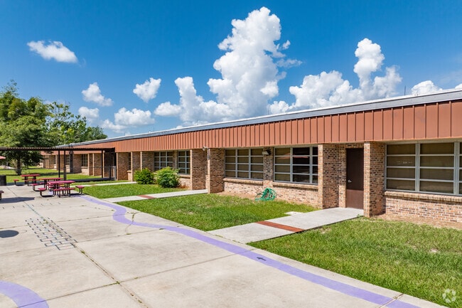 Pleasant Grove Elementary School a student-teacher ratio of 15 to 1.