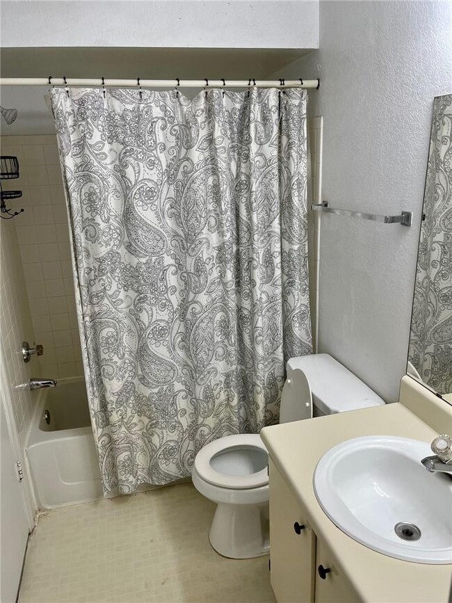 2796 S University Dr Unit 2207, Davie, FL 33328