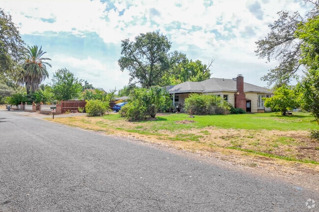 There are rows of homes in the Palermo Oroville neighborhood.