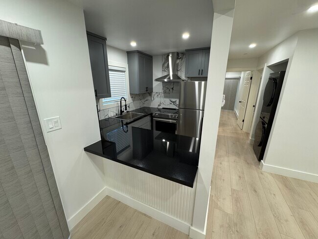 603 Woodside Way unit 3, San Mateo, CA 94401 - photo 5