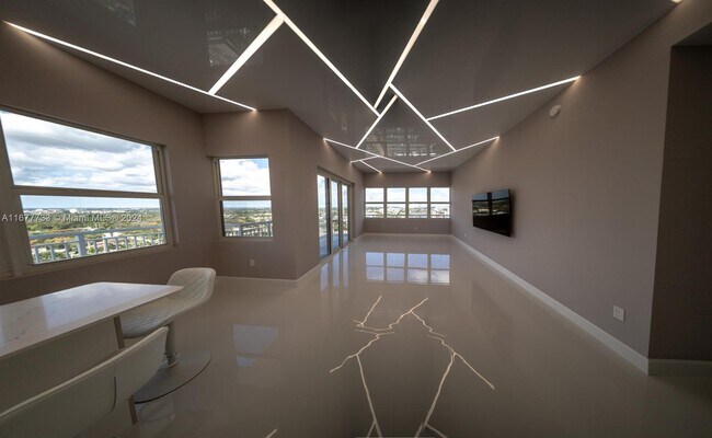 18011 Biscayne Blvd unit PH04, Aventura, FL 33160 - photo 2