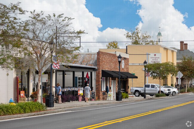 Visit Downtown Springfield to explore the restaurants and shops located along the main street.