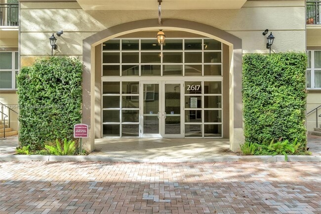 2617 NE 14th Ave unit 306, Wilton Manors, FL 33334 - photo 3