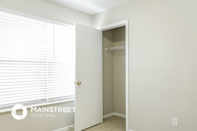 3323 Retriever Rd, Columbus, OH 43232 - photo 5