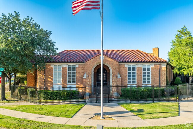 Momentous School