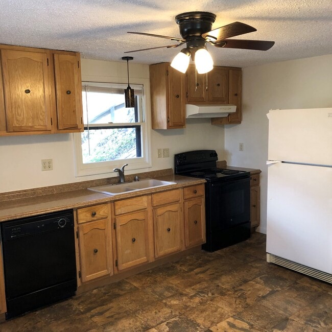 159 Abbey Fields Ln unit 159, Hendersonville, NC 28792 - photo 4