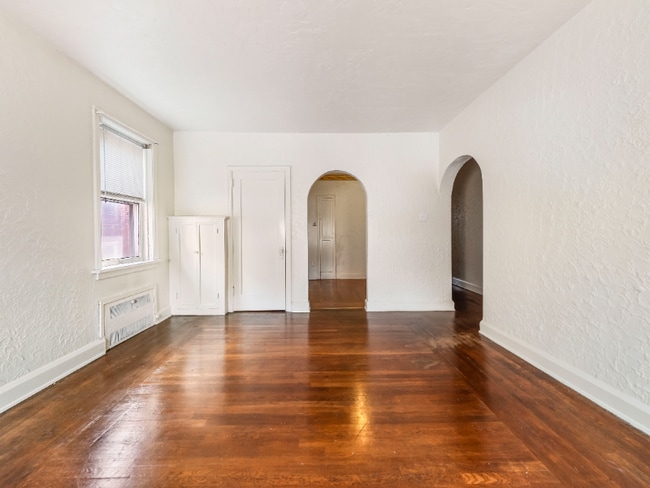 5556 Covode St unit 4, Pittsburgh, PA 15217 - photo 4