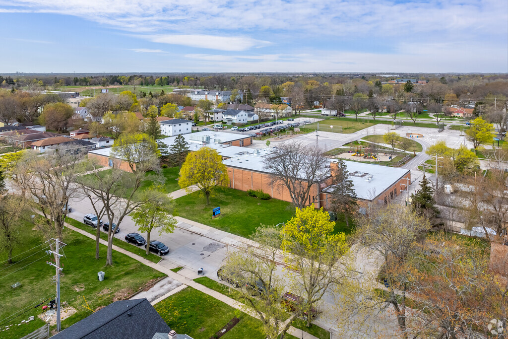 Hawthorne Elementary School is a public school located in the Town & Country Manor neighborhood.