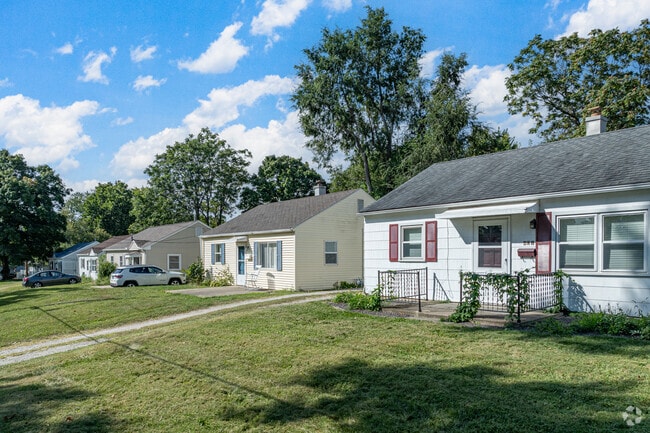 Ranch style homes with detached garages dominate the community in the Innovation District.