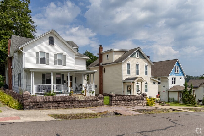Dennison's homes are usually clustered near the town of White Haven to the south.