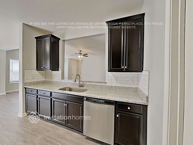 2523 Buckleigh Dr, Charlotte, NC 28215 - photo 7