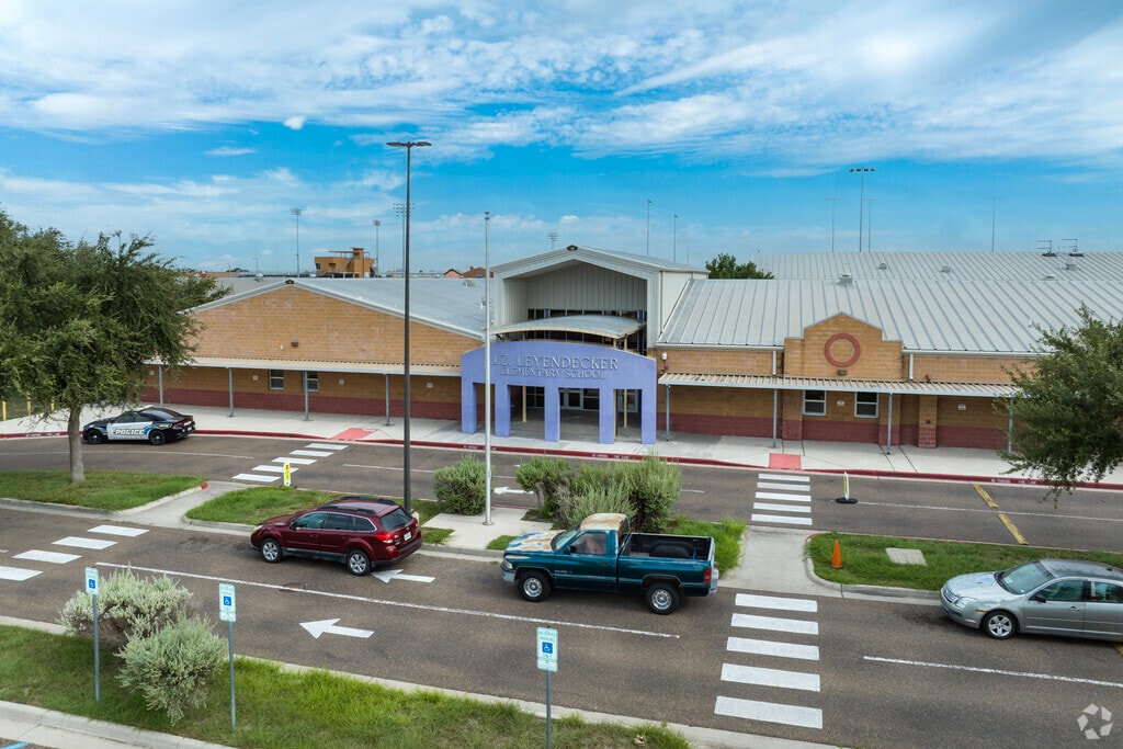 Leyendecker Elementary School hosts  grades Pre-K to 5th grade in the Laredo, Tx area.