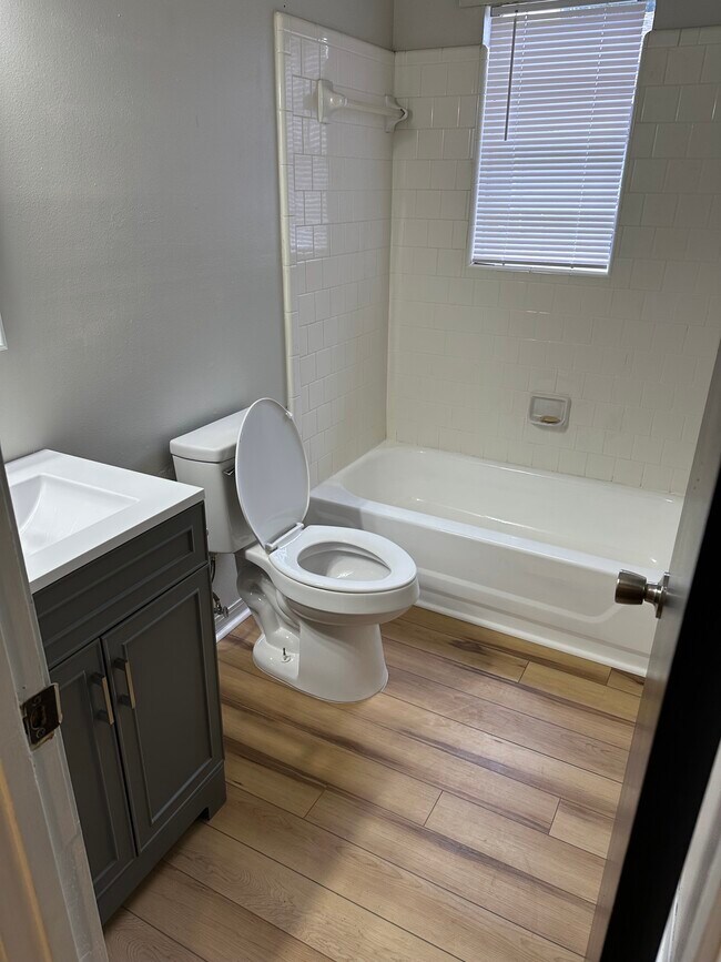 219 N Carys Ln unit Carys Lane, Pensacola, FL 32507 - photo 4