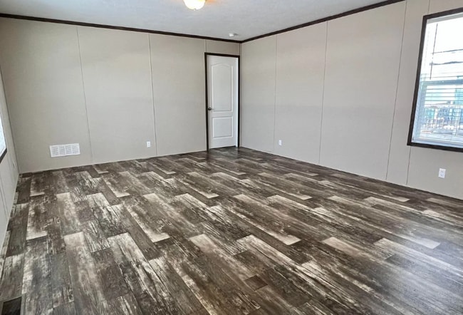 6599 N Hampshire Dr, Holly, MI 48442 - photo 2