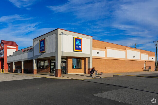 Aldi services Mason Neck Residents for all their Grocery Needs