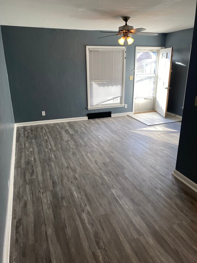 2107 52nd St unit 2017, Des Moines, IA 50310 - photo 2