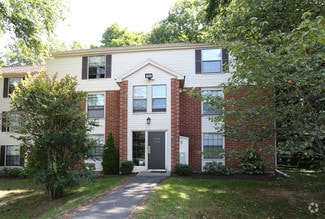 131 Ridgefield Dr, Middletown, CT 06457
