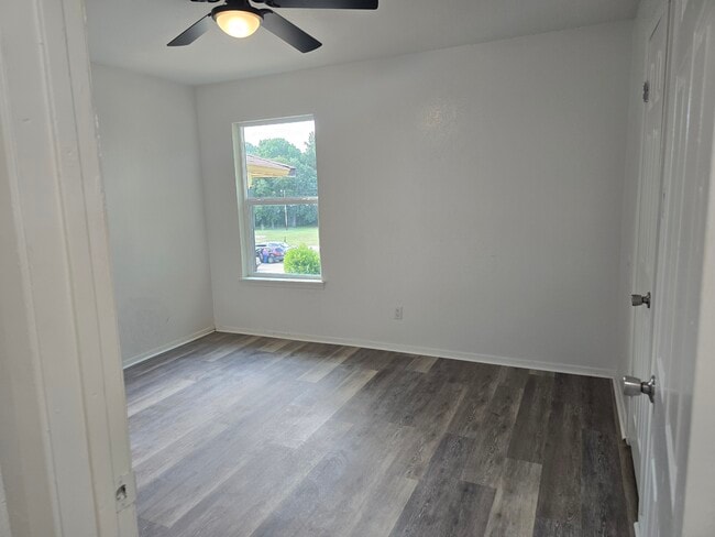 North Loop Apartments, Athens, TX 75752 - photo 5