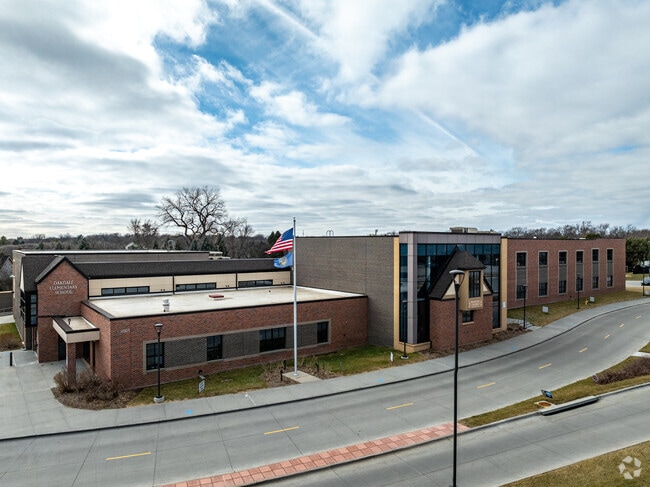 Oakdale Elementary contains grades K thru 8th grade.