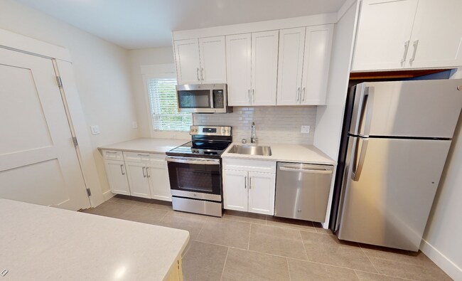 208 Banks St unit 2, Cambridge, MA 02138 - photo 6