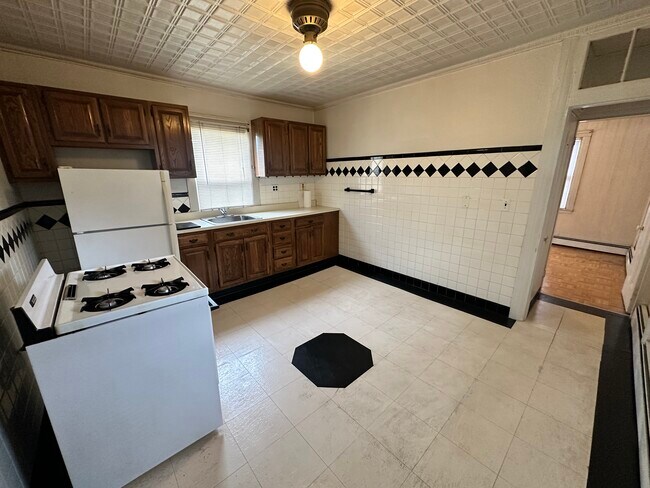 74 Otis St unit 2, Cambridge, MA 02141 - photo 4