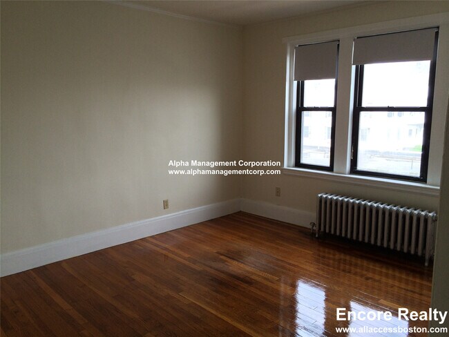 349 Pleasant St unit B1-21, Malden, MA 02148 - photo 2