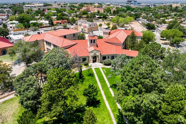 Monte Vista Elementary School campus facing west.
