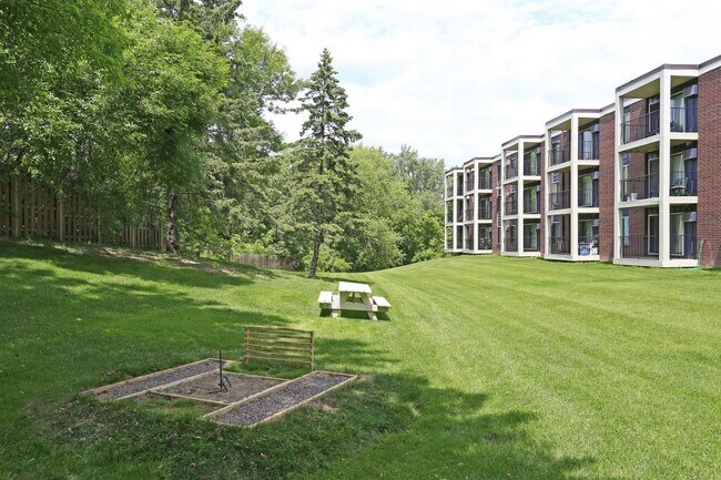 Century Ridge, Maplewood, MN 55119 - photo 3