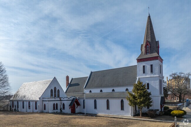 St. Andrew’s Episcopal Church, offer food pantries and charity thrift stores to its residents.
