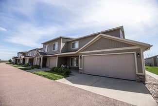 4913 S Graystone Ave, Sioux Falls, SD 57108