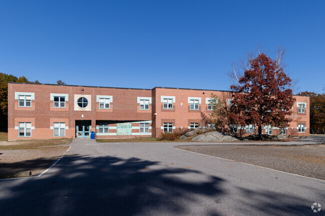 Biddeford Primary School serves the town of Biddeford.