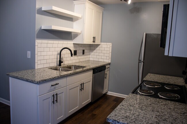 938 Bradley Bell Dr unit 938 Bradley Bell Dr, Knoxville, TN 37938 - photo 6