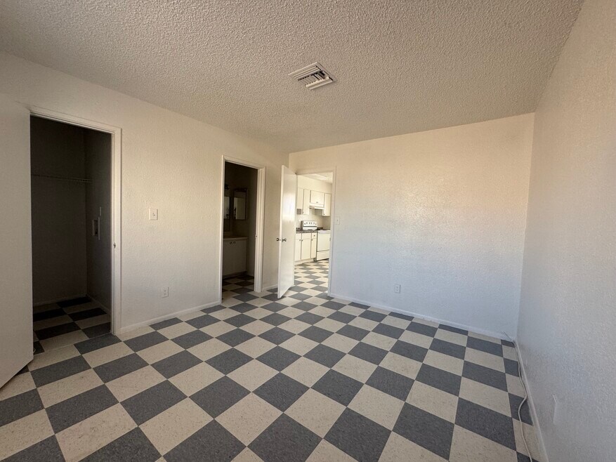 1209 E Adams St unit 2, Phoenix, AZ 85034 - photo 1