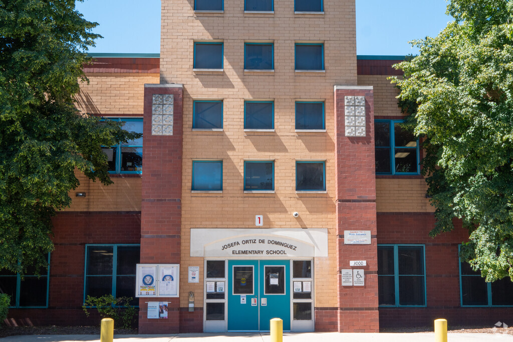 Ortiz De Dominguez Elementary School provides education in the neighborhood of 
Little Village