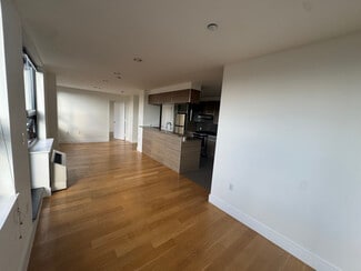 9639-96-66 66th Ave, rego park, NY 11375