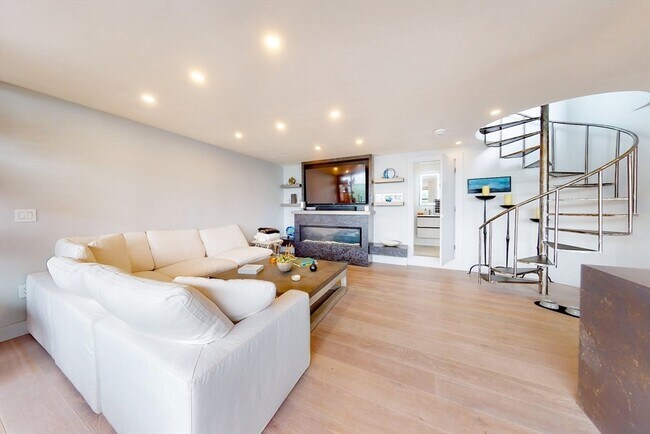 265 Beacon St unit 5, Boston, MA 02116 - photo 2