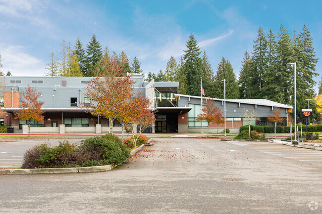 Monroe Elementary is in the Silver Lake neighborhood of Everett, WA.