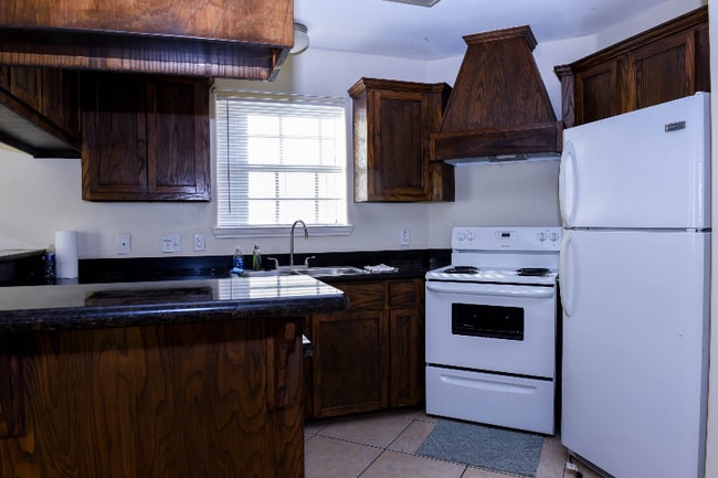 2013 Lacywood unit A, Edinburg, TX 78539 - photo 2