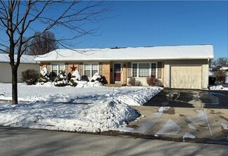 228 Parkchester Rd, Elk Grove Village, IL 60007